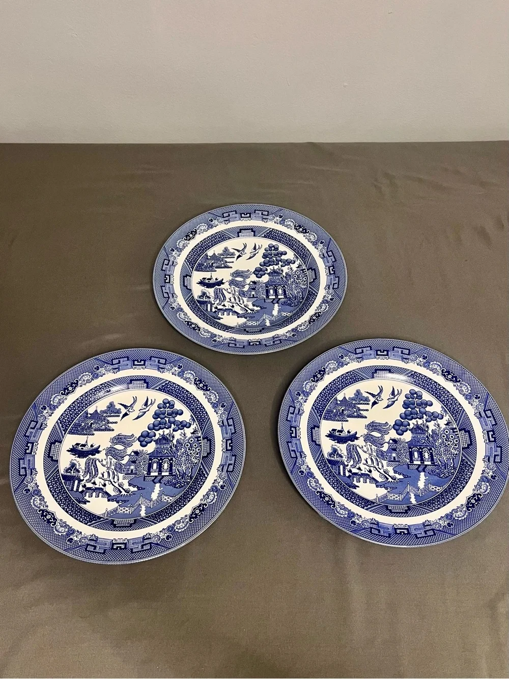 Johnson Bros Set Of 3 Blue Willow Dinner Plates 10.5” Chinese Love Story DS/MS